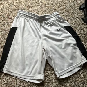 NIKE BASKETBALL SHORTS